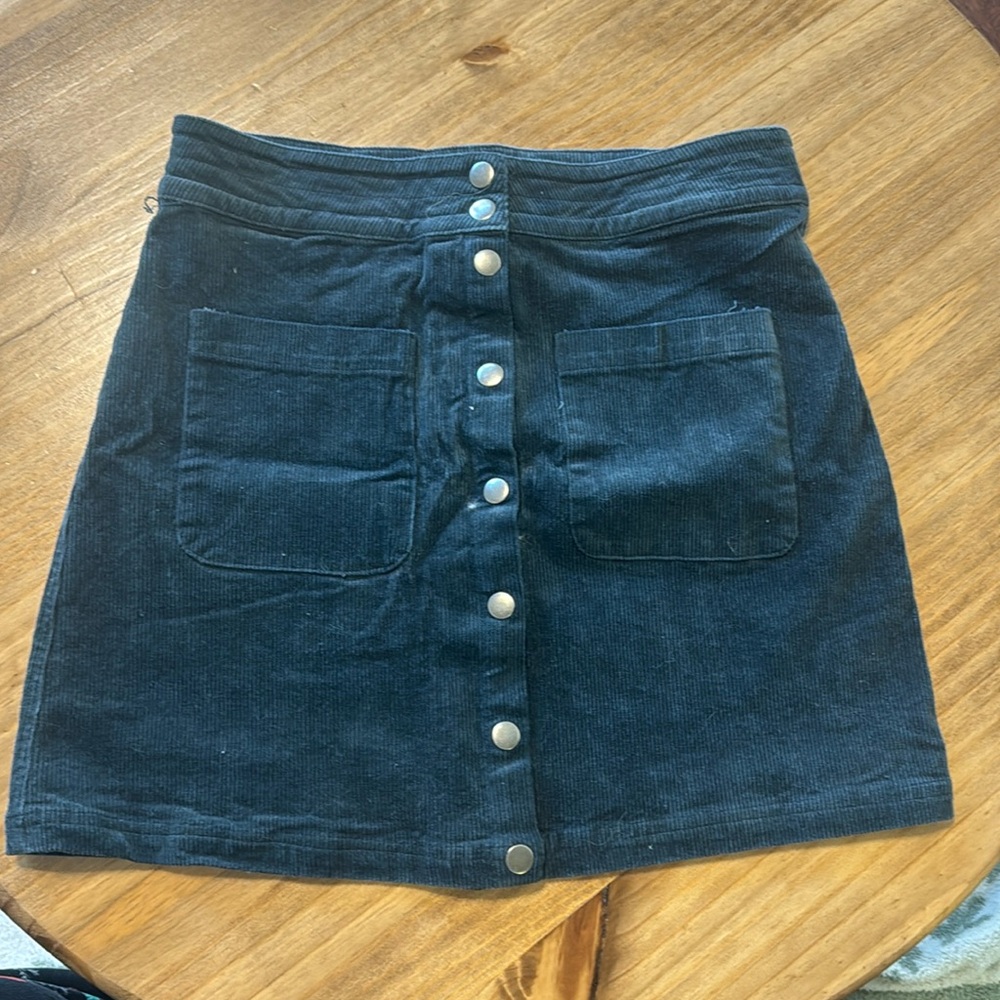 Listicle skirt size Medium
